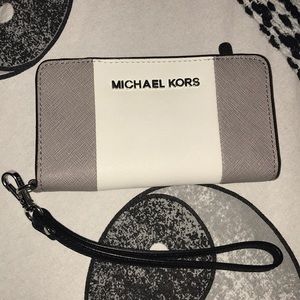 MK wristlet